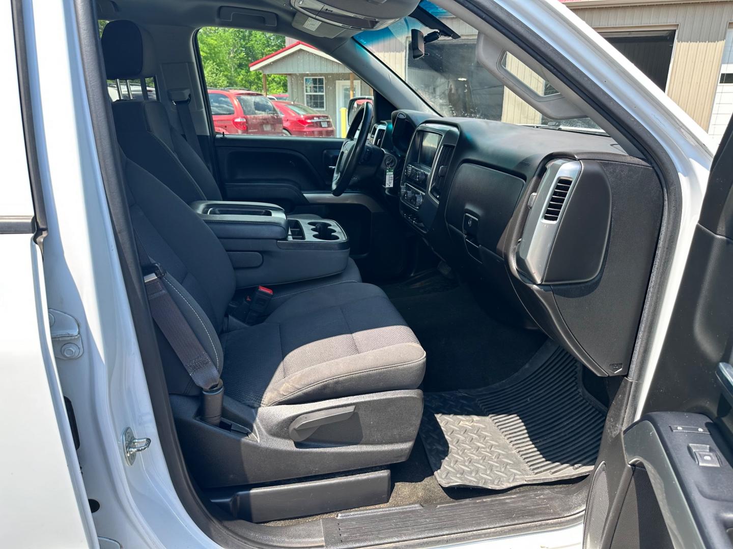 2017 White /Black Chevrolet Silverado 1500 LT (1GCVKREH5HZ) with an 4.3L V6 OHV 12V engine, 6-Speed Automatic transmission, located at 11115 Chardon Rd. , Chardon, OH, 44024, (440) 214-9705, 41.580246, -81.241943 - The 2017 Chevrolet Silverado 1500 LT Double Cab 4WD offers a harmonious fusion of rugged capability and modern convenience, powered by the robust 4.3-liter V6 engine. This engine, known for its reliability and efficiency, provides ample power for a variety of tasks, delivering 285 horsepower and 305 - Photo#41